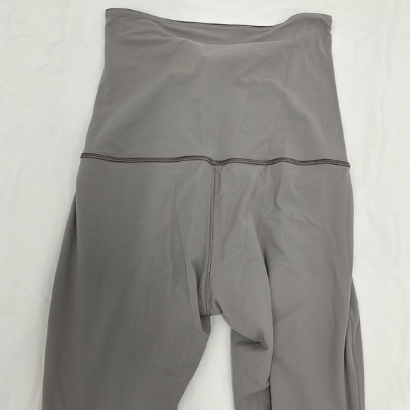 Lululemon Hug your Core Super High-Rise Tight - Picture 9 of 10